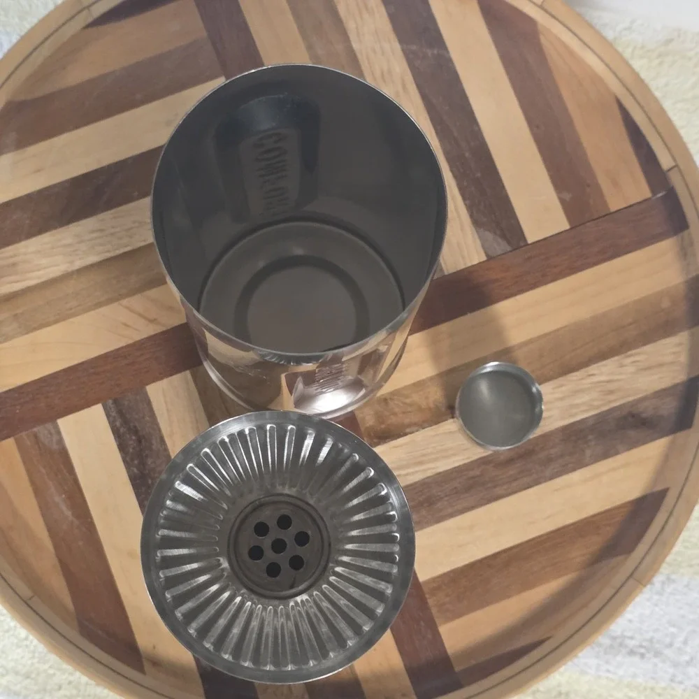Southern Comfort Cocktail Mixer Shaker Silver Strainer Adult Beverages Decor